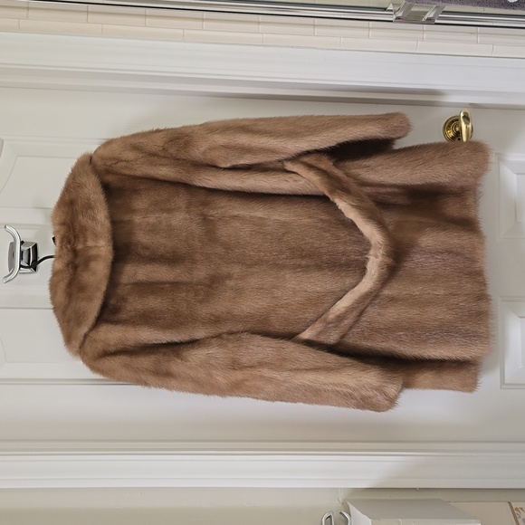 Vintage Hollywood Double Breasted Mink Coat "Barbara" - Picture 5 of 7